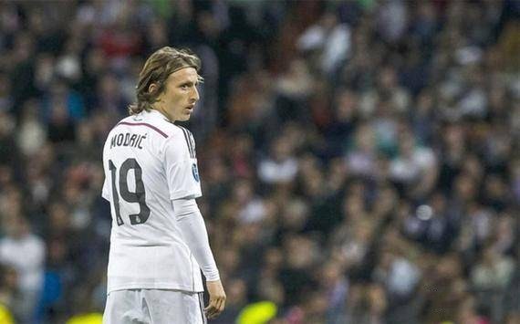 篮球篮网连续输球，主帅承认战术失误