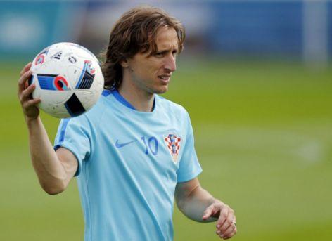 弗里克：亚马尔这个月该不该去国家队？这不是我的问题